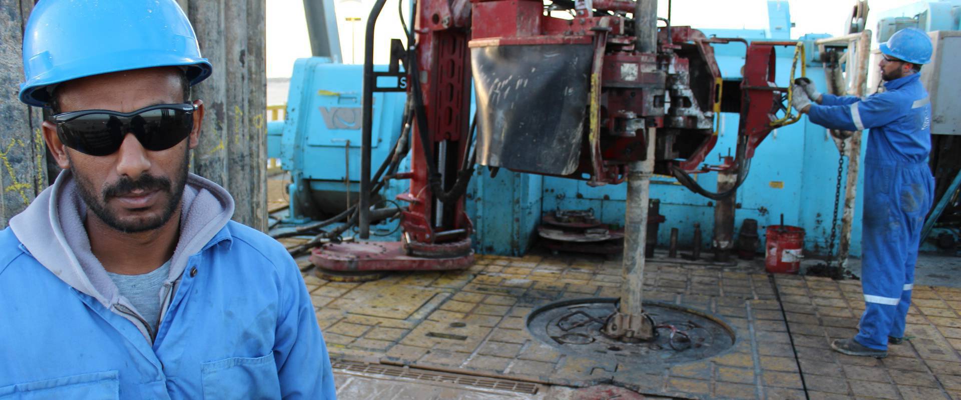 العمل في حقول النفط في ليبيا